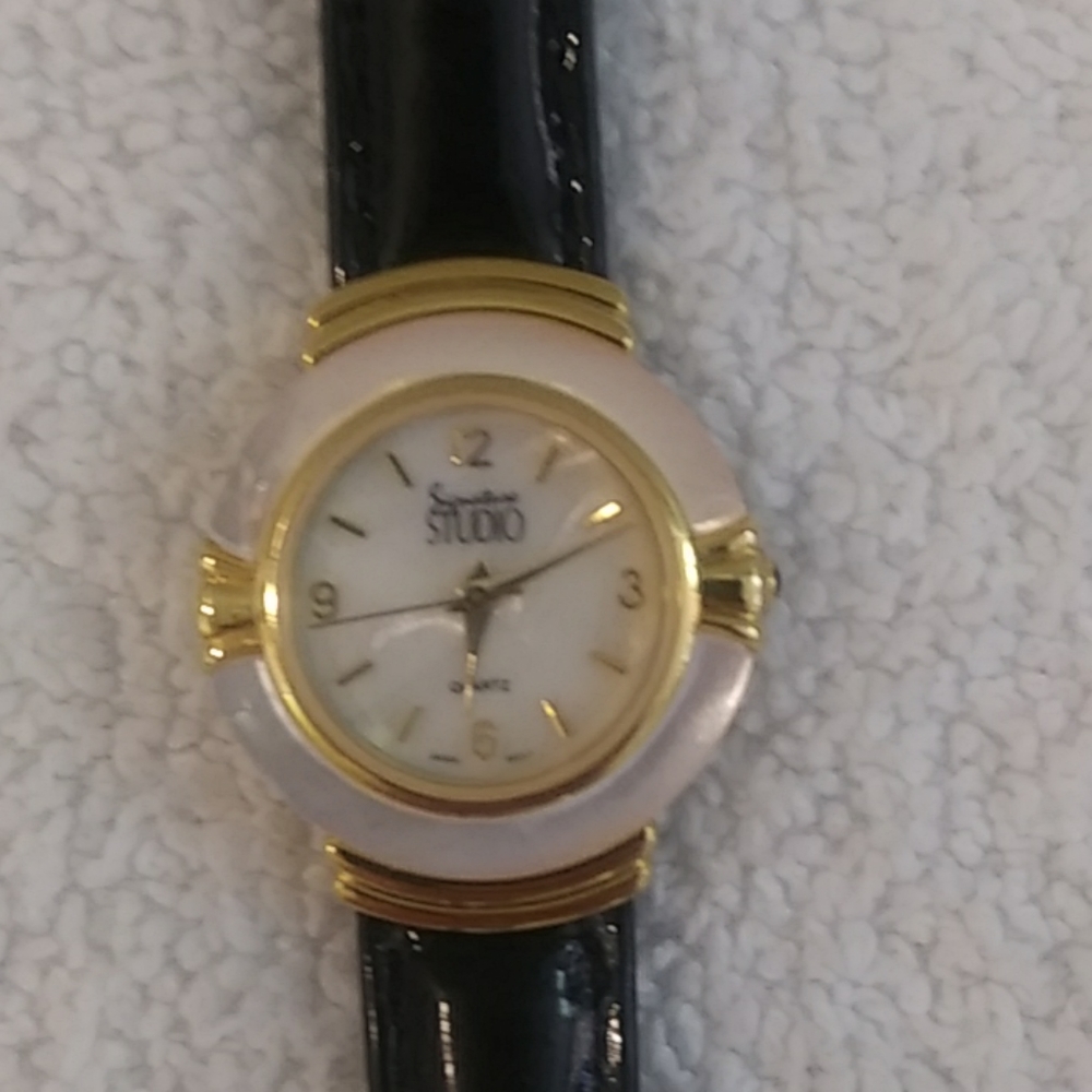 Signature Studio womens watch